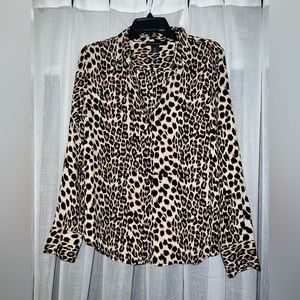 Leopard print Cynthia Lowery size L button down top